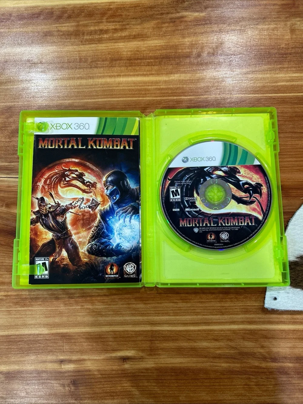 Mortal Kombat (Microsoft Xbox 360, 2011) CIB Complete